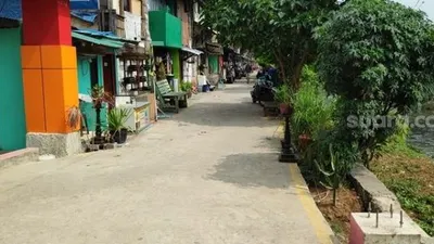 Lokasi bocah 11 tahun berinisial AI terkena peluru nyasar saat bermain di dekat kediamanya di Kampung Tongkol RT.07, RW.01, Kelurahan Ancol, Pademangan, Jakarta Utara. (Suara.com/Bagaskara).