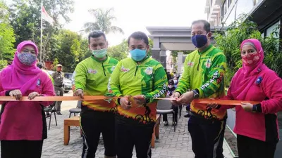 Wali Kota Jakarta Utara Sigit Wijatmoko meresmikan Rumah Ramah Lingkungan di Kantor Suku Dinas Lingkungan Hidup (LH)/dok: utara.jakarta.go.id