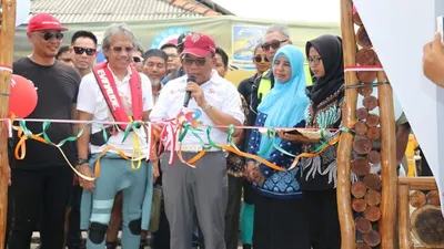 Bupati Kepulauan Seribu Husein Murad meresmikan Rumah Pintar SCI di Pulau Panggang (pulauseribu.jakarta.go.id)