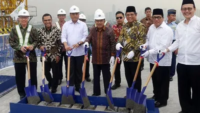 Saleh Husin (kedua dari kiri), Syafruddin, Wapres RI Jusuf Kalla dan Rudiantara (ketiga dari kanan)/Dok. Sinar Mas