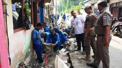 proses pembangunan sumur resapan di wilayah Kepulauan Seribu / beritajakarta.id