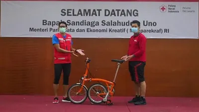 : Sandiaga Uno bersama Ketua PMI/dok: kemenparekraf.go.id