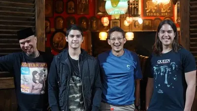 Sandiaga Salahhuddin Uno bersama Ahmad Dhani dan dua orang putranya, Al dan El/Facebook Sandiaga Salahhuddin Uno