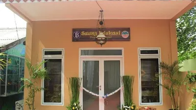 Saung Edukasi Pengelolaan Sampah di Asrama Lingkungan Hidup, Cengkareng (barat.jakarta.go.id)