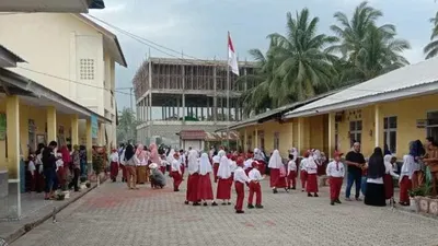 Suasana sekolah di kota Ranai (Haluan Kepri)