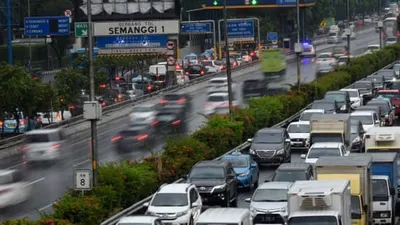 Arus lalu lintas di Tol Dalam Kota melintasi kawasan Semanggi/Kumparan