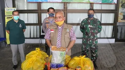 Situasi Darurat, 20 Ribu Paket Sembako di Bekasi Dibungkus Plastik
