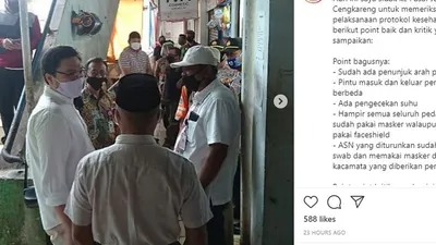 Anggota DPRD DKI Jakarta, William Aditya Sarana saat berkunjung di Pasar Jaya Cengkareng/ instagram