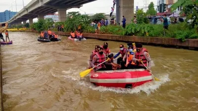 Kegiatan simulasi penanggulangan banjir di Kalimalang/dok: beritajakarta.id