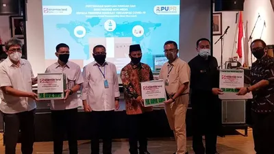 Sinarmas Land berbagi bahan pangan dan masker bagi warga terdampak Covid-19