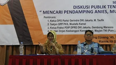 Pengamat politik dari LIPI, Siti Zuhro (kiri). ( Ayojakarta.com/Farsya Adilah Kamalia)