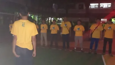 Pencinta alam SMAN 40 bersiap berangkat untuk mendaki ke Gunung Gede, Jawa Barat/Istimewa