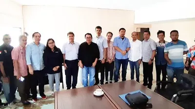 Tim Verifikasi Dewan Pers foto bersama kepengurusan SMSI DKI Jakarta