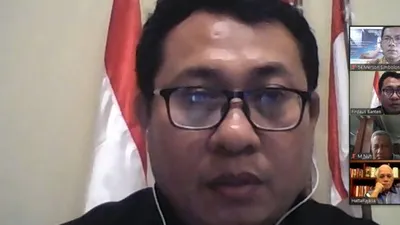 Ketua Umum SMSI, Firdaus, saat berbicara dalam webinar yang diselenggarakan SMSI Pusat dengan menghadirkan Ketua Dewan Pers, Prof. Dr. Mohammad Nuh, dan Wakil Ketua Dewan Penasehat SMSI, Dr. Ir. Hatta Radjasa.