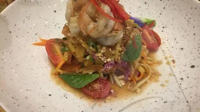 Som Tam with Prawns kreasi Chef Desi di Joe & Dough Gandaria City/Ayojakarta.com