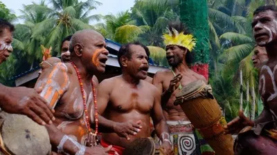 Suku di Papua (sebentarsaja.com)