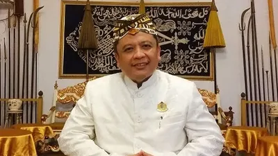Sultan Sepuh XIV Pangeran Raja Adipati Arief Natadiningrat dari Keraton Kasepuhan Cirebon. (dok)