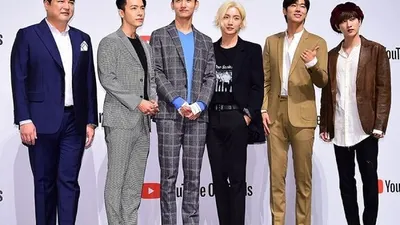 Kiri ke kanan: Shindong, Donghae, Leeteuk, Yunho dan Eunhyuk