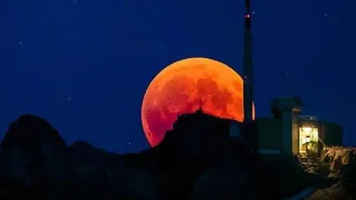 Jangan Lewatkan Hujan Meteor dan Supermoon 2020, Catat Ini Jadwalnya!