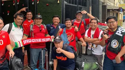 Suporter Indonesia siap mendukung Garuda Muda saat menghadapi Vietnam di Final SEA Games 2019 di Rizal Memorial Stadium, Manila, Selasa (10/12/2019) (JPNN/Damer Saragih)