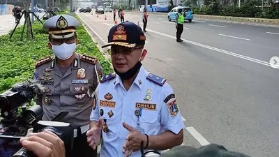 Kepala Dinas Perhubungan DKI Jakarta, Syafrin Liputo (kanan)/ INSTAGRAM: @dishubdkijakarta