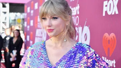 Tailor Swift (NME.com)