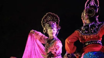 Pagelaran seni budaya tarian kolosal dengan tema perjuangan Nyimas Melati dalam rangkaian Festival Budaya Nusantara III Kota Tangerang, Kamis (5/12/2019) malam (TribunJakarta.com/Ega Alfreda)