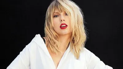 (instagram: @taylorswift)