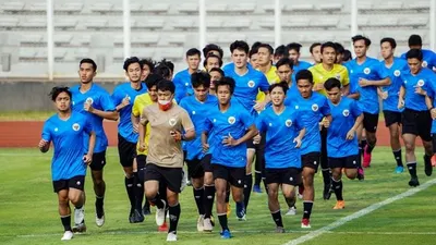 Pemain Timnas U-19 saat mengikuti sesi latihan dalam pemusatan latihan di Stadion Madya. (dok PSSI)
