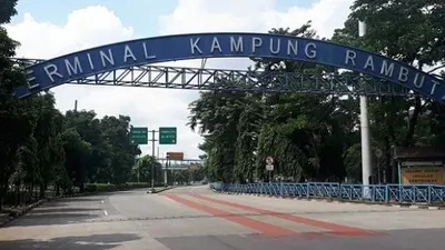 Suasana Terminal Kampung Rambutan imbas larangan mudik lebaran 2020. (Suara.com/Welly)