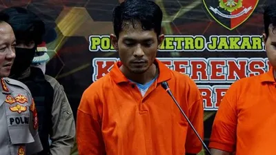 Wajah dua tersangka kasus prostitusi anak di Apartemen Kalibata City. (Merdeka.com/Muhammad Fayyadh)
