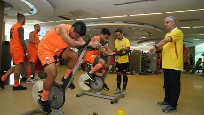 Tambah Stamina, Skuat Persija Latihan Kebugaran