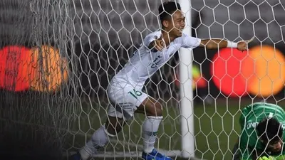 Pemain Timnas Indonesia U-22, Sani Rizki Fauzi usai mencetak gol ke gawang Vietnam dalam pertandingan cabang olahraga sepakbola Grup B SEA Games 2019 di Stadion Rizal Memorial, Manila, Filipina, Minggu (1/12/2019) malam WIB. (Antara Foto/Sigid Kurniawan)