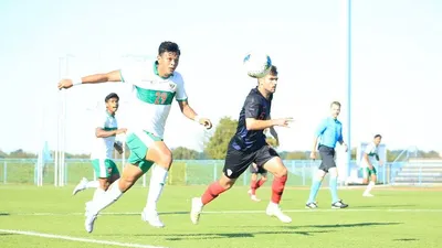Pemain Timnas Indonesia U-19 berusaha melewwati penjaga pemain Kroasia. (dok PSSI)