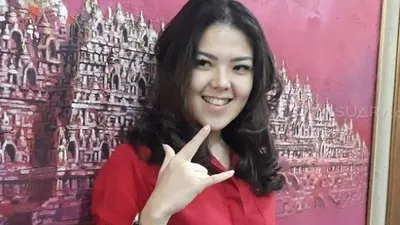 Politikus PDIP di DPRD DKI Jakarta, Agustina Hermanto atau lebih dikenal dengan nama Tina Toon. (Suara.com/Ismail)