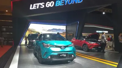 Booth Toyota di IIMS 2019 di Jakarta, Kamis (25/4/2019). Sebagai ilustrasi produk-produk dari brand ini [Suara.com/Manuel Jeghesta Nainggolan]