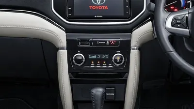 New Fortuner dan New Kijang Innova. (Dok)