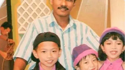 Papa T Bob bersama Trio Kwek Kwek [Instagram]