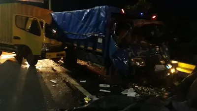 Kecelakaan beruntun melibatkan empat truk barang terjadi di Tol Cakung. (Twitter/@TMCPoldaMetro)