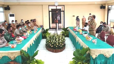 Siaga Bencana, Wali Kota Jakarta Barat Ingatkan HP Petugas Tiap Unit Aktif 24 Jam