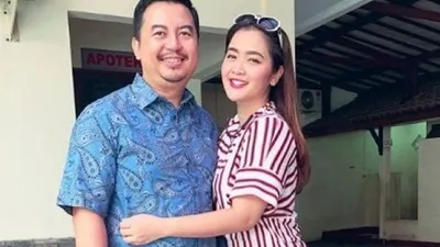 Vega Darwanti dan suaminya, Dema Sany Sanjaya [Instagram/@vegadarwanti123]