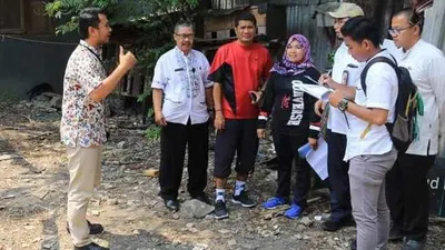 Verifikasi lapangan rencana pembangunan MCK dan IPAL komunal di Kecamatan Kalideres/barat.jakarta.go.id