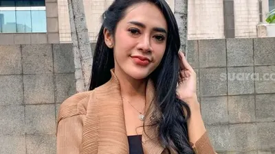 Aktris Vernita Syabilla saat ditemui di Kawasan Tandean, Jakarta Selatan, Kamis (6/8/2020). [Suara.com/Alfian Winanto]