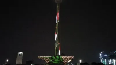 Video Mapping Monumen Nasional. (Ayojakarta.com/Aprilia Rahapit)