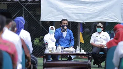Wali Kota Jakarta Timur, Anwar saat memberikan sosialisasi “Kampung Tangguh Bencana” di Ruang Publik Terbuka Ramah Anak (RPTRA) Cililitan, Kramat Jati/dok: timur.jakarta.go.id