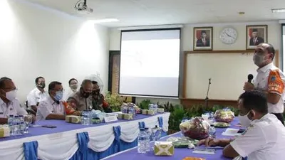 para pejabat Jakarta Barat sedang melakukan rapat koordinasi / barat.jakarta.go.id
