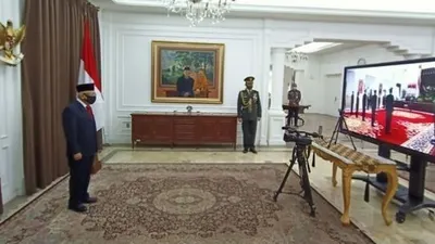 Wapres Ma'ruf Amin mengikuti upacara HUT Bhayangkara ke-74 secara virtual. (Foto: Dok. Setwapres)