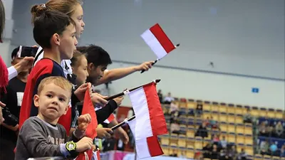 Anak-anak Rusia dukung Tim Bulutangkis Indonesia pada Kejuaraan Dunia Bulutangkis Junior 2019 di Kazan/KBRI Moskow