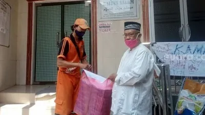 Penampakan Musala Baitus Salam di Tambora yang digunakan untuk isolasi mandiri terhadap 14 anggota keluarga. (Suara.com/Arga).