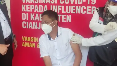 Ketua PWI Cianjur Jadi Wartawan Pertama yang Disuntik Vaksin Covid-19